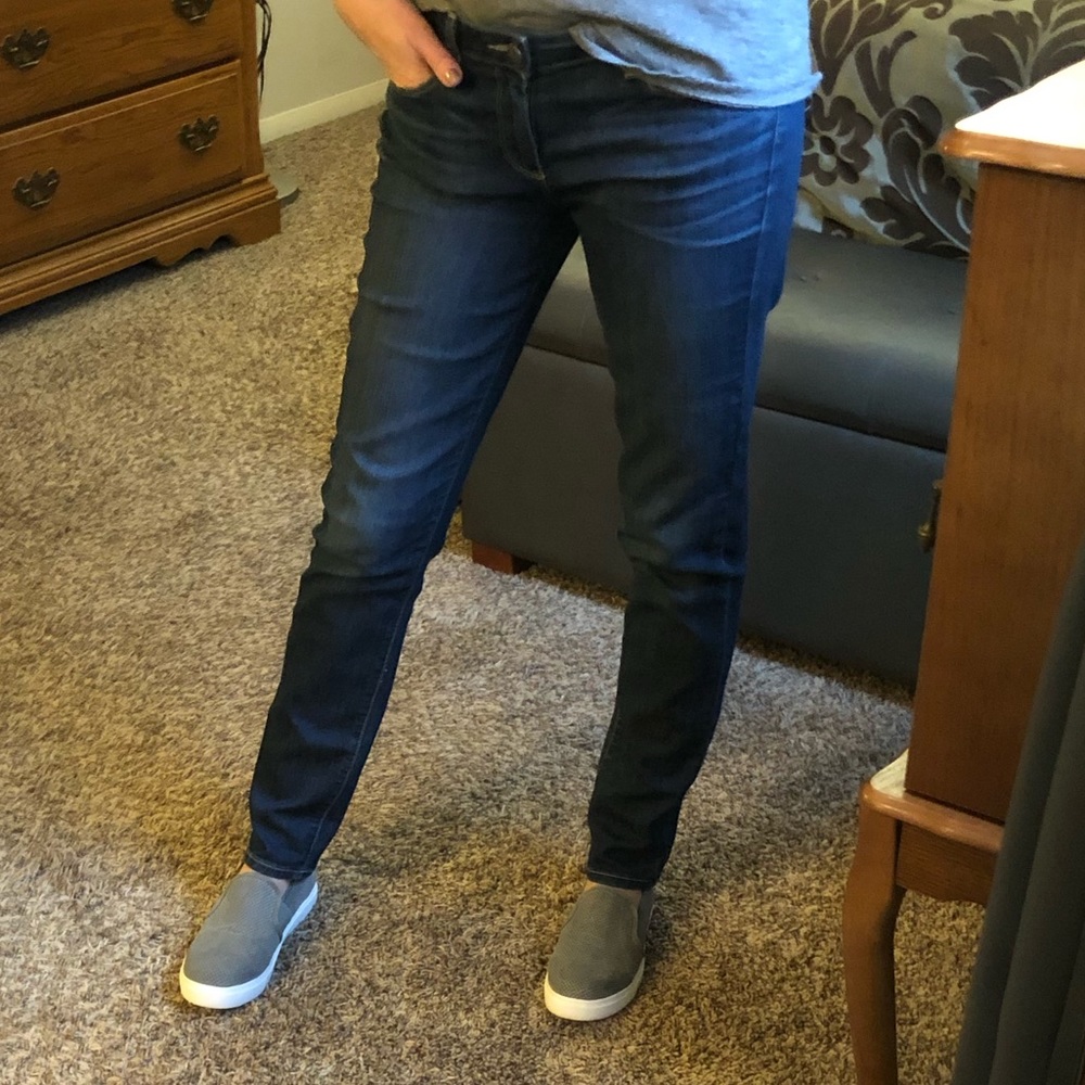 PAIGE Skyline Ankle Peg Jean